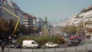 Viel Traffic am Wenzelplatz bei Tage